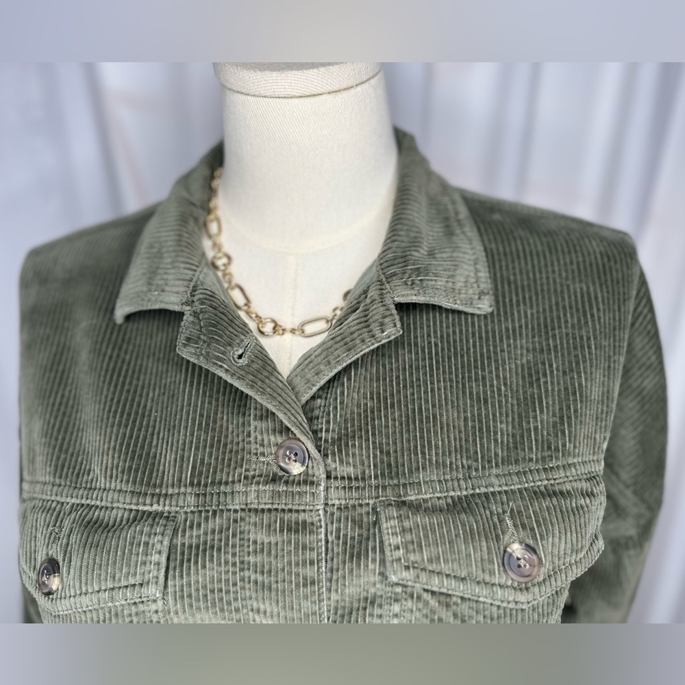 American Eagle Outfitters Women's Olive Green Cor Cropped Shacket (925) - Picture 7 of 10